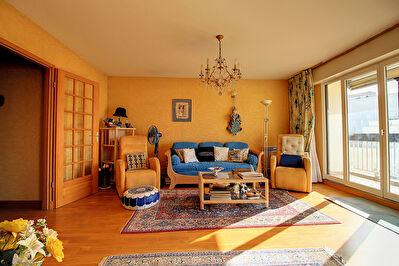 APPARTEMENT 3-4 PIECES PLEIN COEUR DE VILLE DE RUEIL-MALMAISON - BALCON - BOX DOUBLE - CAVE