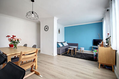 APPARTEMENT RUEIL-MALMAISON A 500M DU COEUR DE VILLE - 3 PIECES 2 CHAMBRES DERNIER ETAGE REFAIT A NEUF