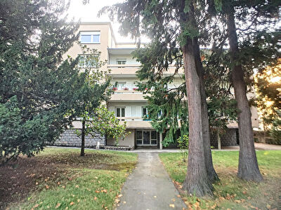 Appartement Saint Etienne 5 pieces+ 3 Balcons et 2 garages