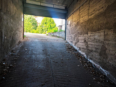 Garage box ferme individuel St Etienne Vivaraize Montesquieu