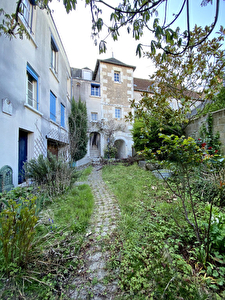 Maison de 260m2 avec local commercial au coeur de Valencay (INDRE 36)