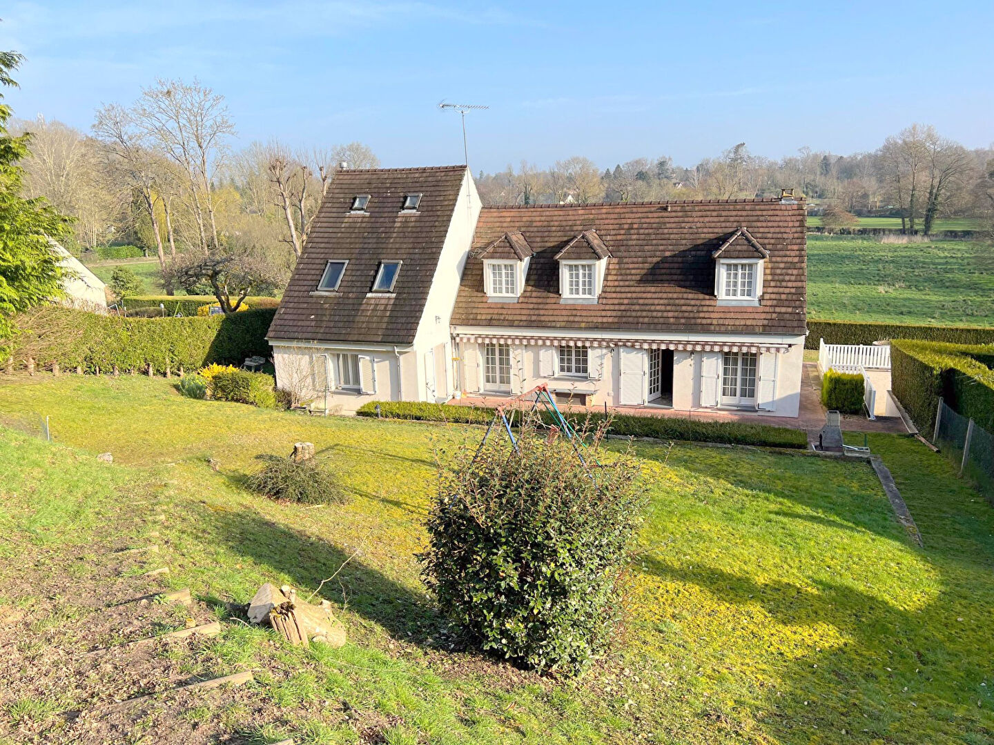 Maison Chaumont En Vexin 9 pieces 220 m2