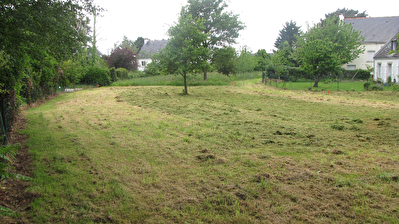 LARMOR-BADEN / TERRAIN VIABILISE PROCHE MER