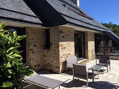 MAISON contemporaine proche sentiers cotiers