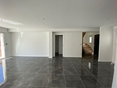Maison neuve 105 m2 avec 283 m2 de jardin, vie de plain pied a Saint-Ave