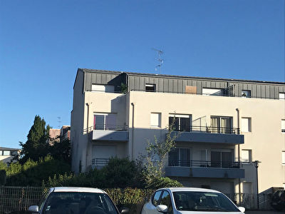 AUX PORTES DE VANNES DERNIER ETAGE AVEC ASCENSEUR APPARTEMENT T2