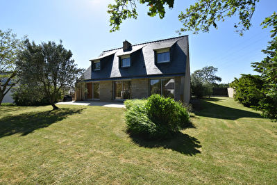 Maison 140 m2 avec jardin de 1150m2 et sous sol complet a Saint-Ave