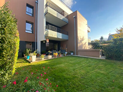Appartement 2 pieces 43m2 centre ville Vannes avec jardin et parking