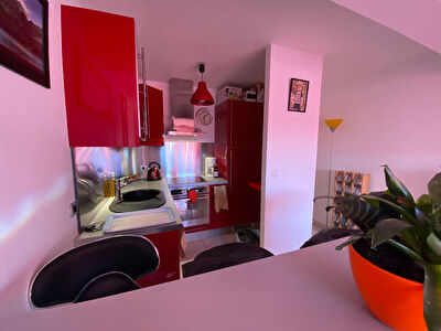 Aux portes de Vannes, appartement deux chambres, ascenseur, places de parking