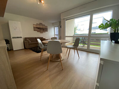 T2 belle surface, proche centre ville, parking