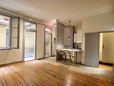BORDEAUX -St-Pierre, 2 pieces 45 m2