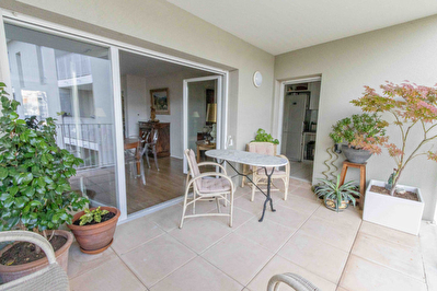 A Vendre Appartement Bordeaux 3 pieces 80 m2 avec terrasse et parking
