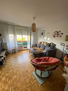 Appartement 2 pieces balcon .