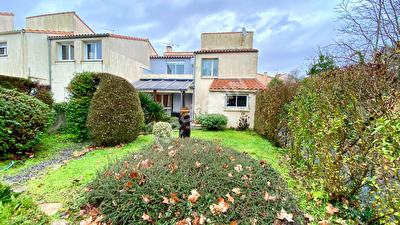 Proche centre ville de la Rochelle - Maison T5 avec jardin