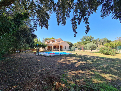 Maison de 151 m2 sur un terrain de 1500 m2 a vendre a Carpentras
