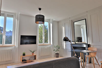 Appartement T3 2 chambres avec Jardin ! Horloge de Tassin