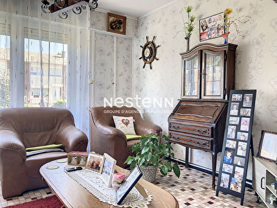 Jolie maison semi-mitoyenne138 000 euros, 4 chambres, jardin, garage et cave.