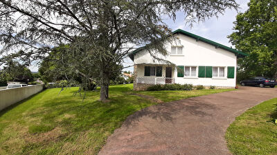 SOUS COMPROMIS Villa Arbonne T5 165 m2 sur terrain piscinable de 1517m2