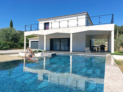 Istres, Rare maison contemporaine avec vue etang, 5 chambres, jardin et piscine