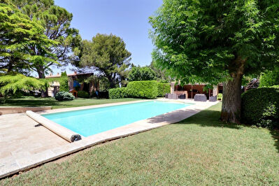 Maison - 325.5 m2