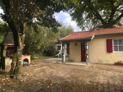 A vendre dependances a renover ou terrain a batir