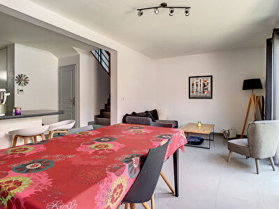 ANNECY - MAISON MITOYENNE - 4 PIECES - 67,24 M2 - GARAGE - JARDINET