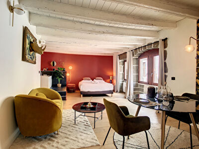 ANNECY // HYPER CENTRE - RARE STUDIO - 52,11 M2 - RENOVE EN 2021