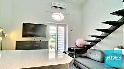 Proche Cannes ce beau 2 pieces 30 m2 en duplex avec balcon et place de parking