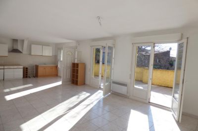Agde, villa 4 pieces de 90 M2 avec garage et dependances