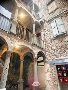Agde Immeuble de rapport du XVII siecle