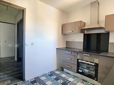 Appartement 3 pieces 65 m2 avec grenier