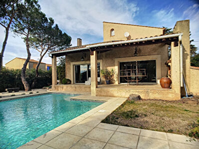 Agde villa de 6 pieces 220 m2 terrain de 1268 m2
