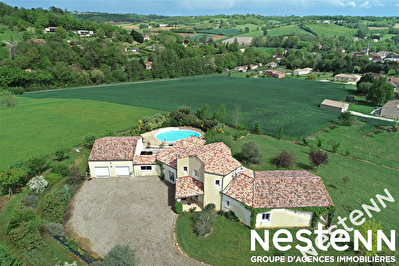 Maison d'architecte de 200 m2 avec piscine.