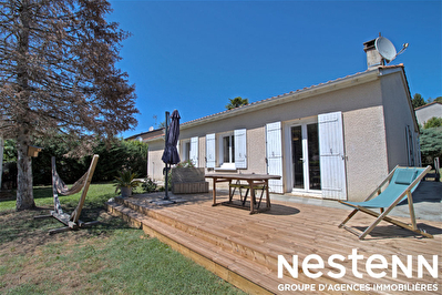 MAISON DE PLAIN-PIED 3 CHAMBRES ET JARDIN DANS QUARTIER CALME.