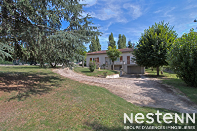 A 4 km d'Agen centre - Maison 5 pieces sur 1800 m2