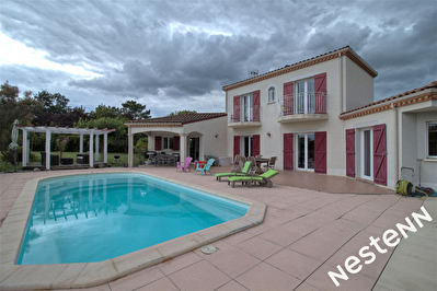 Foulayronnes - Maison contemporaine T6 avec piscine et garage.