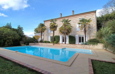 Coteaux de Bon Encontre - Maison en pierre avec vue, 6 chambres avec piscine et jardin.