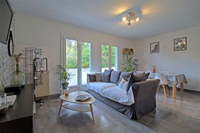 AGEN - Appartement T3 renove avec garage, parking et 2 balcons.