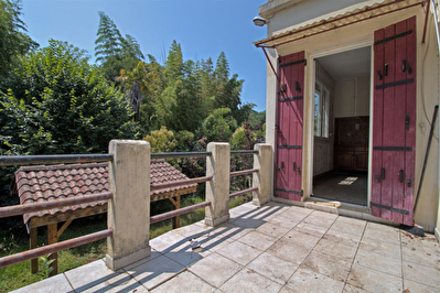 AGEN - A VENDRE - Maison individuelle comprenant 3 chambres, garage et jardin.