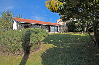 FOULAYRONNES - Maison plain-pied 3 chambres avec jardin et double garage.