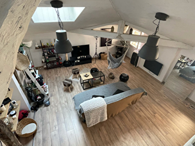 A LOUER - AGEN CENTRE - Appartement de 2 pieces principales entierement renove