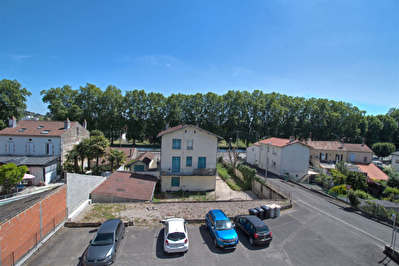 A VENDRE AGEN CENTRE - Appartement T2 avec balcon, cellier et stationnement.