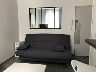 Agen - Studio meuble renove a neuf de 17m2