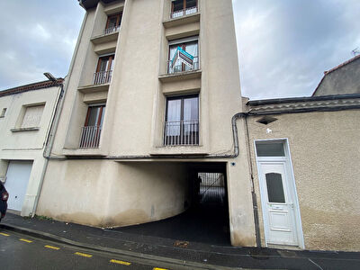 AGEN CENTRE - Appartement avec parking et ascenseur dans une residence securisee.