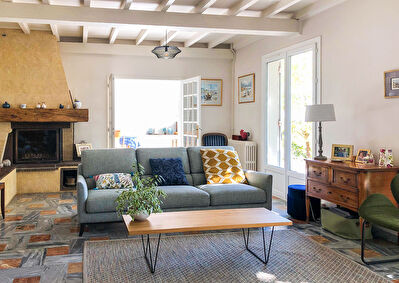 BON ENCONTRE - Maison de plain-pied avec vue dominante, 5 chambres, double garage et jardin.