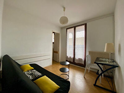 Agen - Appartement 1 piece meuble avec balcon