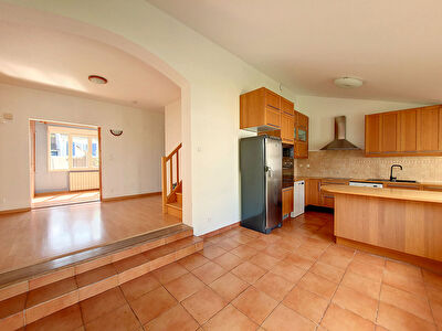 Vente maison proche centre-ville d'Antony, 5 pieces de 120 m2, non-mitoyenne, terrain de 341m2