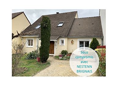 Brignais, maison mitoyenne, 7 pieces, piscine, secteur calme.