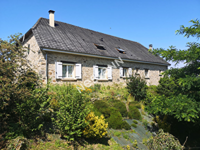 Allassac - Grange renovee 150 m2 - 3 chambres - 2020m2 terrain