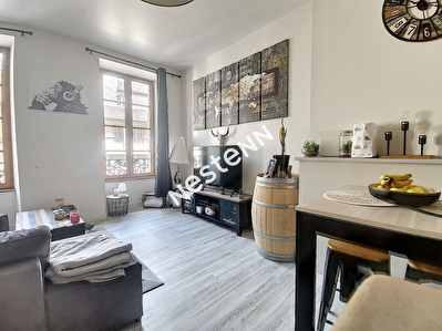 Tulle - LE TRECH - Renove - Cuisine ouverte - une chambre - un dressing - une salle d'eau - 1 wc separer
